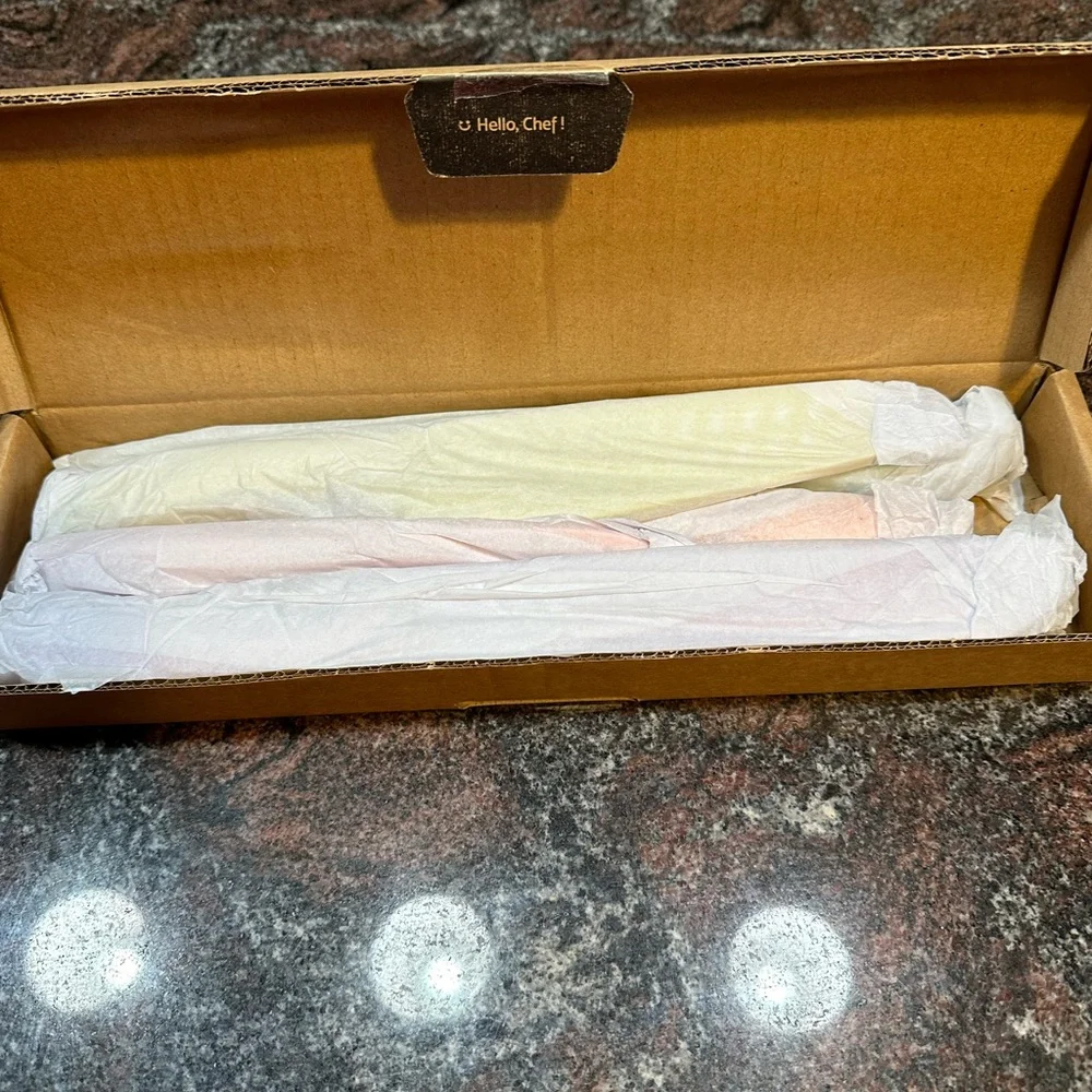 NIB Carote 12 piece knife set- patterned